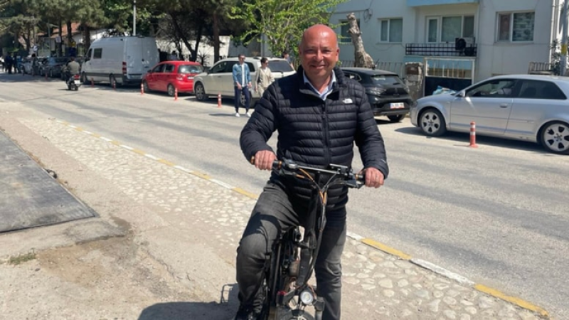 Bozcaada Belediye Başkanı'nın Makam Aracı Bisiklet