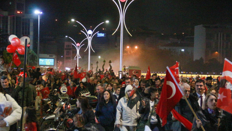 Biga'da Fener Alayına Yüzlerce Yurttaş Katıldı 