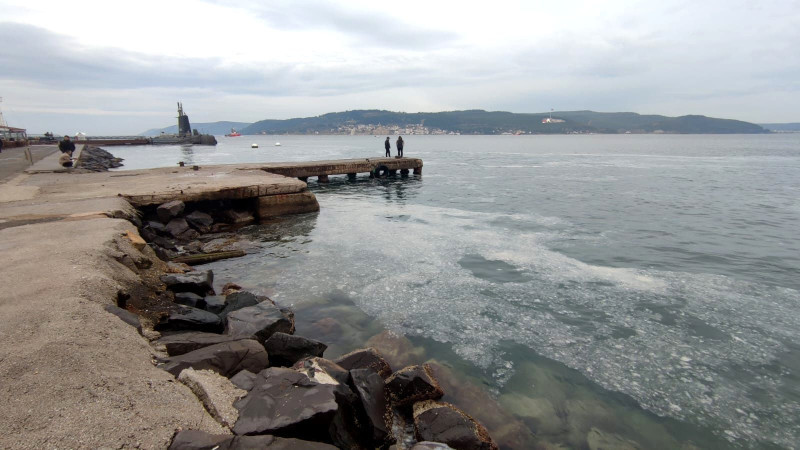 MÜSİLAJ KABUSU ÇANAKKALE KIYILARINI TEHDİT EDİYOR