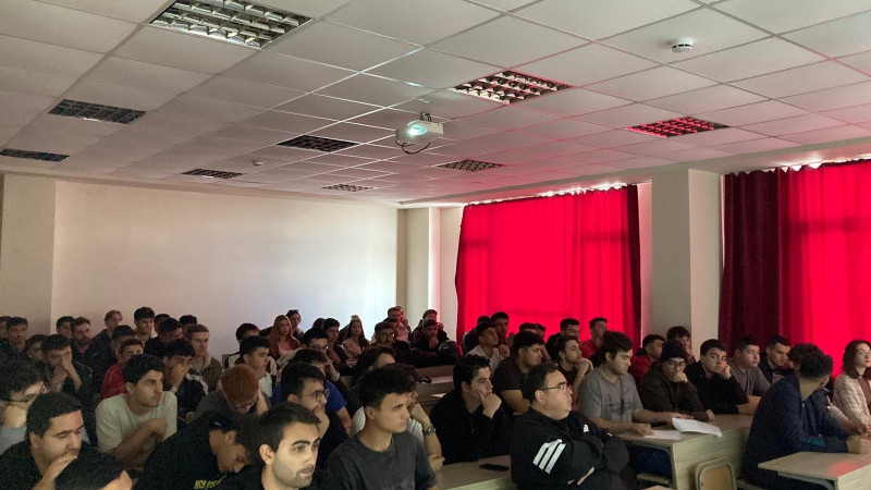 İŞKUR ÇANAKKALE, ÖĞRENCİLERE KARİYER PLANLAMA DESTEĞİNİ SÜRDÜRÜYOR