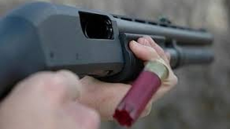 Biga'da 17 Yaşındaki Genç, Üvey Babasını Av Tüfeğiyle Öldürdü