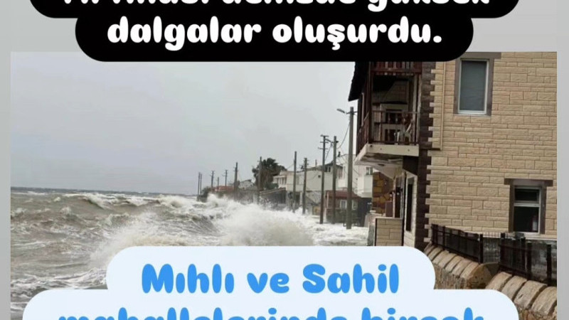 Küçükkuyu'da Deniz Yükseldi