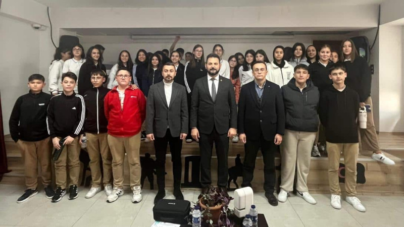 Yenice Atatürk Ortaokulu'nda TÜBİTAK Bilim Söyleşisi Gerçekleştirildi