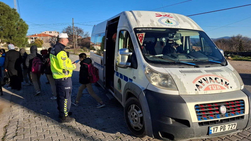 Çanakkale Jandarma Komutanlığı Okul Servislerini Denetledi