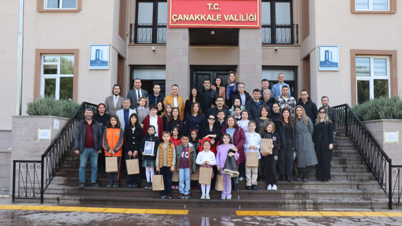 Çanakkale Okuyor Projesi'nde dereceye giren öğrencilere Ödül