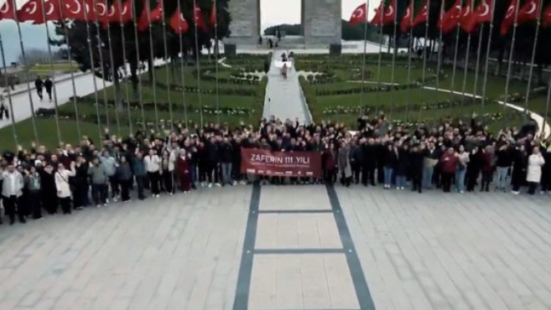 TAV çalışanları Çanakkale’de şehitleri andı