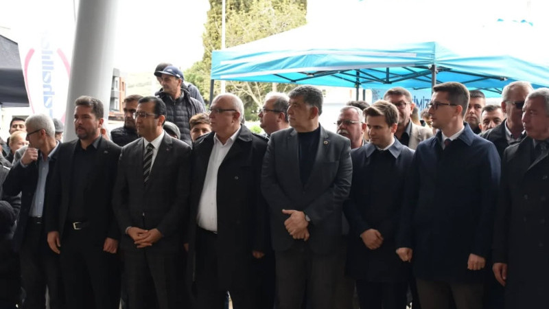 Halil Ertuğrul Ezine'de Açılışa Katıldı