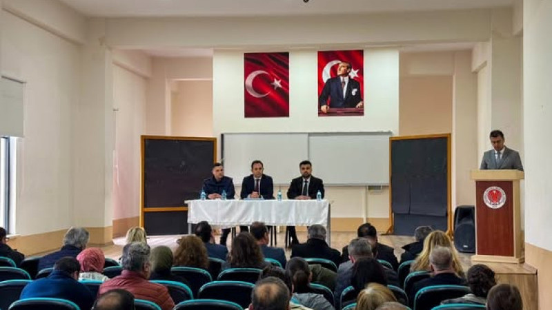 Gelibolu'da Eğitim Ortamları ve Okul Güvenliği Toplantısı Gerçekleştirildi.