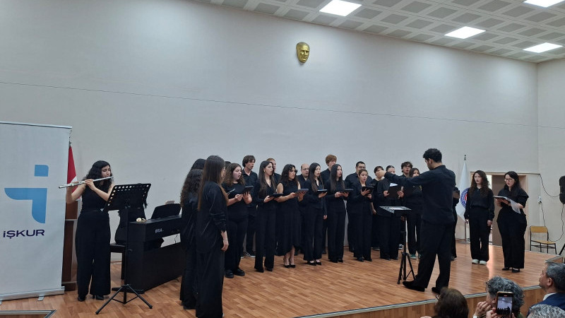 İŞKUR VOKAL TOPLULUĞU İLK KONSERİNİ GERÇEKLEŞTİRDİ