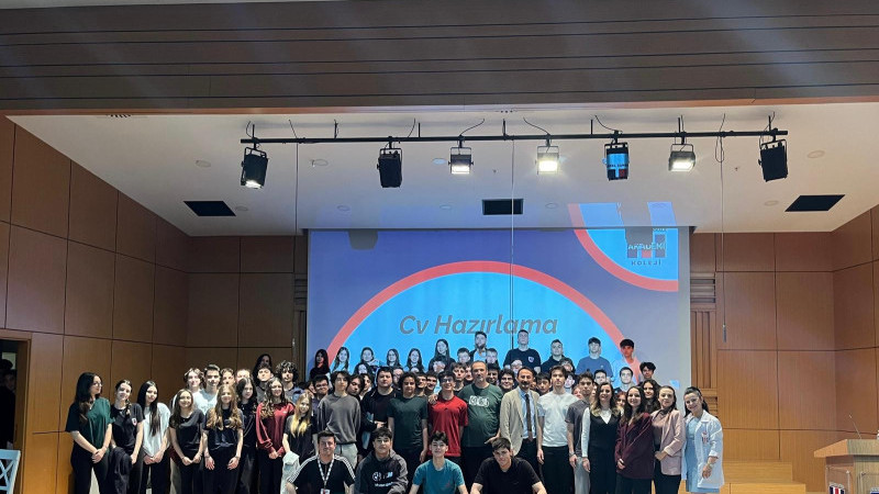 ÖĞRENCİLERE YÖNELİK “CV HAZIRLAMA VE MÜLAKAT TEKNİKLERİ”  SEMİNERİ DÜZENLENDİ