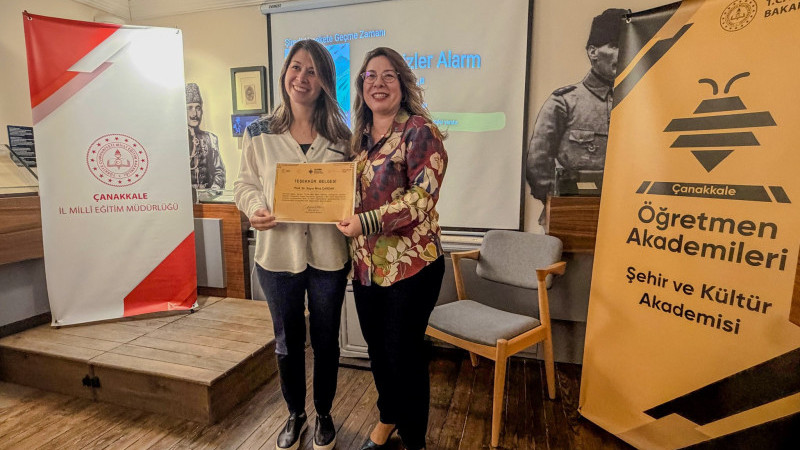  Prof. Dr. Mine Çardak Şehir ve Kültür Etkinliğinde Sunum yaptı