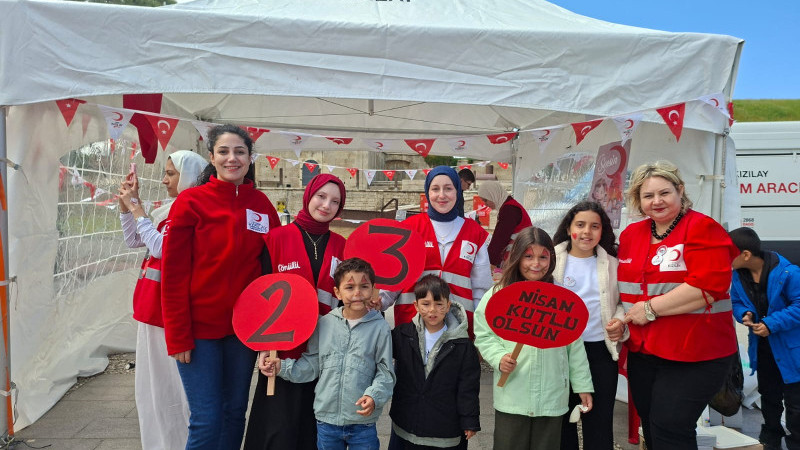 Türk Kızılay Çanakkale Kadın Birimi , 23 Nisan Etkinliği'nde