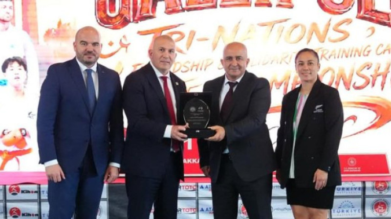 Çanakkalede karatede üç ülkeyi buluşturdu