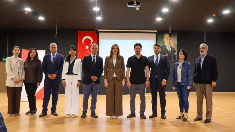 Borsa İstanbul Mesleki ve Teknik Anadolu Lisesi Konferans Salonu'nda