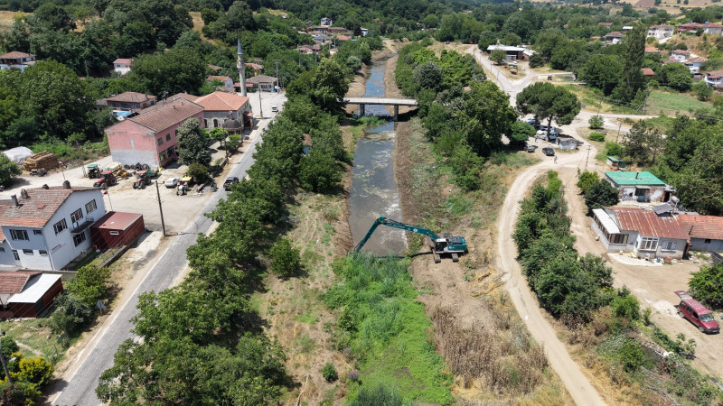 Biga - Ahmetler Mahallesi Köyiçi Deresi Çalışmaları Sürüyor