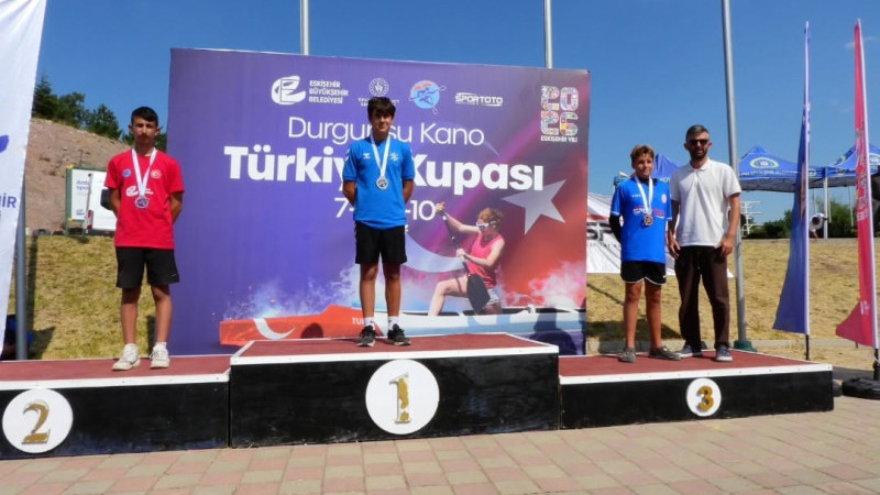 Genç Kanoculardan Eskişehir’de Büyük Başarı: Madalyalarla Döndüler!
