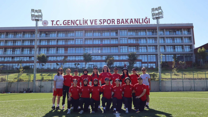 Kriket Büyük Kadınlar A Milli Takımı Kampı Güzelyalı’da Başladı