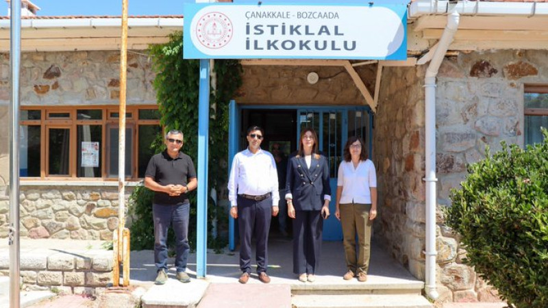Müdür Mine Hayta’dan Bozcaada’da Okul İncelemesi