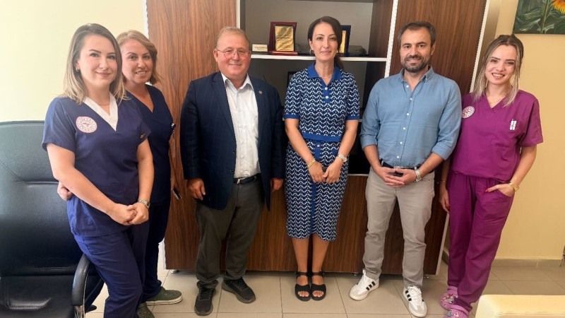 EZİNE DEVLET HASTANESİ BAŞHEMŞİRLİĞİNE ATANAN TUĞBA BAŞ’A HAYIRLI OLSUN ZİYARETİ