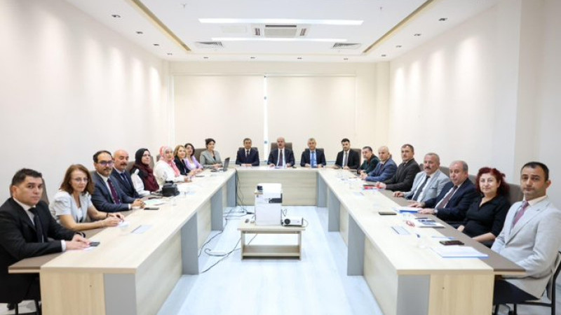 VALİ ÖMER TORAMAN’DAN AİLE VE SOSYAL HİZMETLER İL MÜDÜRLÜĞÜ’NE ZİYARET