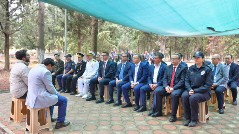 Ezine Şehit Kabristanlığı’na ziyaret