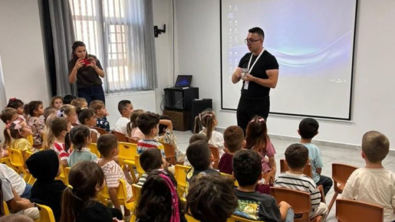 Biga’da minik öğrencilere şeker ve ağız sağlığı eğitimi