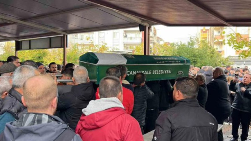 Çanakkale’de Trafik Kazasında Yaşamını Yitiren Genç Toprağa Verildi
