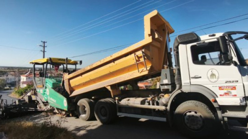 Ayvacık'ın Tuzla ile Çamköy Köyleri Arasında Yol Çalışması