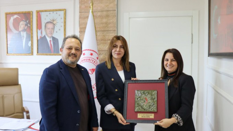 Çanakkale Kızılay’dan İl Millî Eğitim Müdürü Mine Hayta’ya Ziyaret