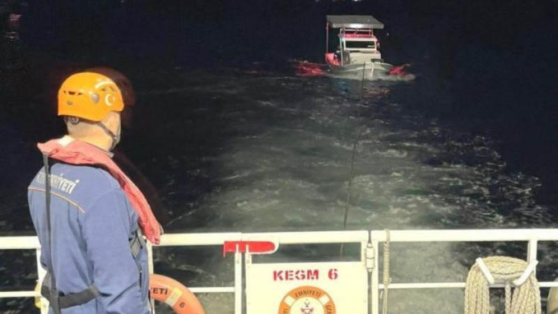Çanakkale Boğazı'nda Tekne Arazası
